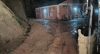 ARSİN BELEDİYESİ EKİPLERİ GECE GÜNDÜZ SAHADA