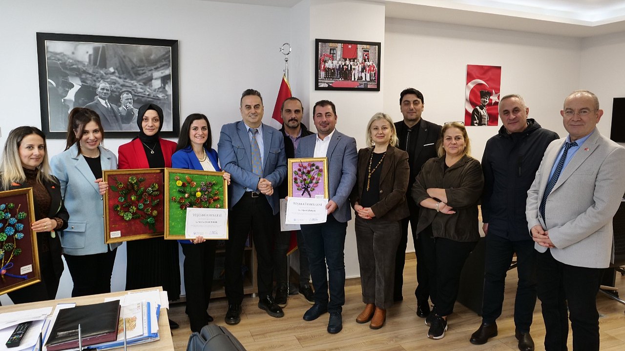 BELEDİYE ÇALIŞANLARI, DAHA TEMİZ BİR ÇEVRE İÇİN YARIŞTI