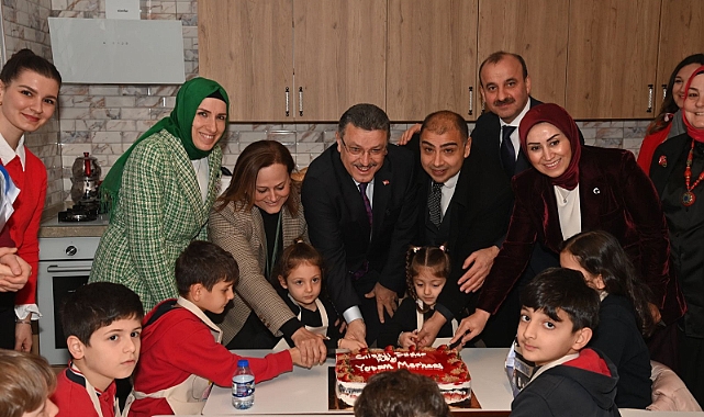ÇİLEKLİ DÜŞLER KÖYÜ YAŞAM MERKEZİ AÇILDI