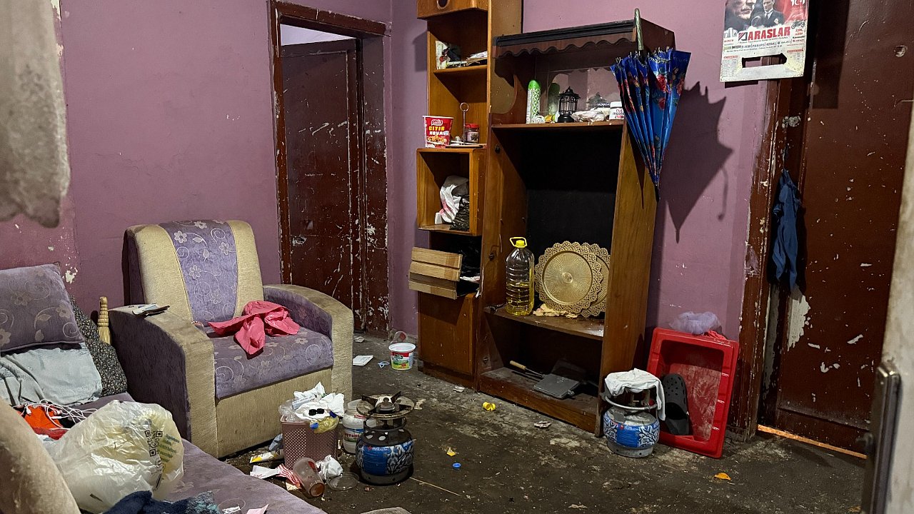 ORTAHİSAR’DA 3 ÇÖP EV BOŞALTILDI, TONLARCA ATIK ÇIKARILDI