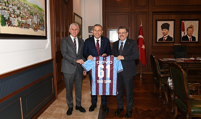 BAŞKAN GENÇ VALİ ŞAHİN’İ ZİYARET ETTİ