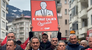 CHP TRABZON MİLLETVEKİLİ SİBEL SUİÇMEZ, MEHMET MURAT ÇALIK İÇİN MAÇKA’DA DÜZENLENEN YAŞAM HAKKI YÜRÜYÜŞÜNE KATILDI.