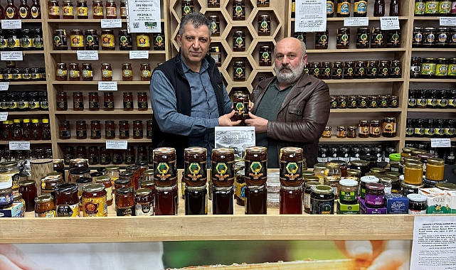 BAŞKAN MURAT GÜR “ANZER DÜNYANIN EN ŞİFALI BALI”