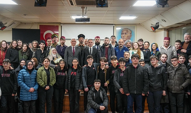 BÜYÜKŞEHİR TİYATROSU İLÇELERDE BÜYÜK İLGİ GÖRDÜ