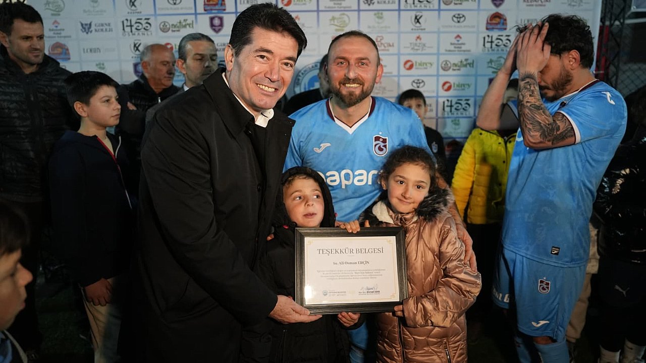 FENOMENLER VE İŞ İNSANLARI BURS İÇİN SAHAYA ÇIKTI, KAZANAN GENÇLERİN GELECEĞİ OLDU