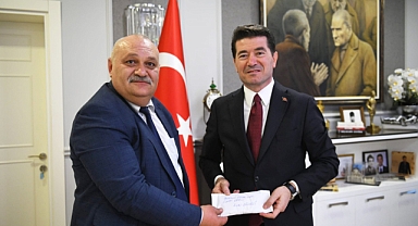 ORTAHİSAR’IN BURS KAMPANYASINA PAZARCI ESNAFINDAN ANLAMLI DESTEK