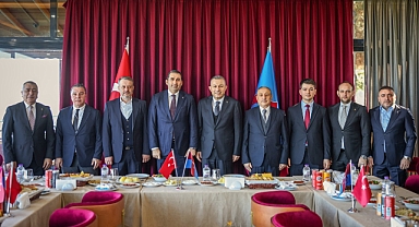 Trabzon Valisi Tahir Şahin’den Kulübümüze Ziyaret