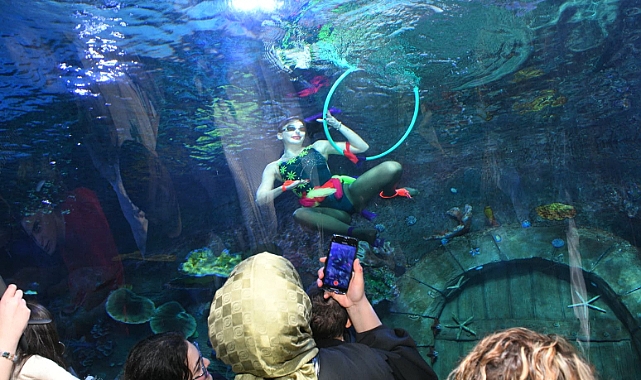 TÜNEL AKVARYUM’DA SU BALESİ GÖSTERİSİ, 14 ŞUBAT SEVGİLİLER GÜNÜ’NE HEYECAN KATTI