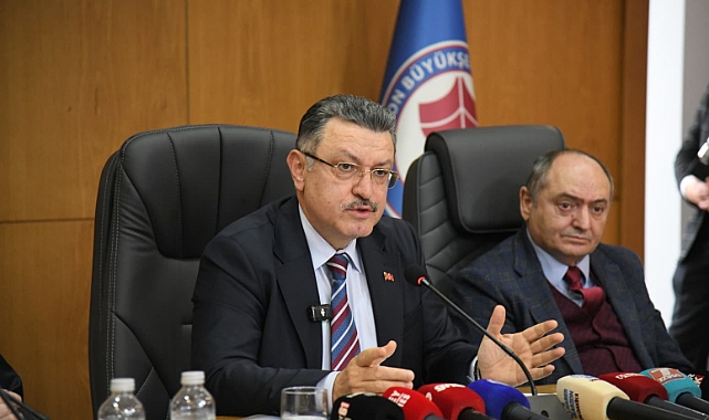 ULAŞIMDA YENİ DÖNEMİ BAŞKAN GENÇ AÇIKLADI