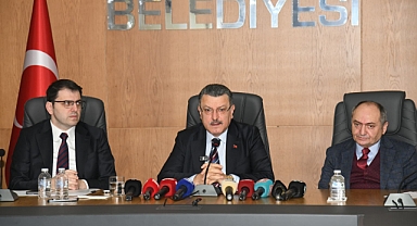 ULAŞIMDA YENİ DÖNEMİ BAŞKAN GENÇ AÇIKLADI