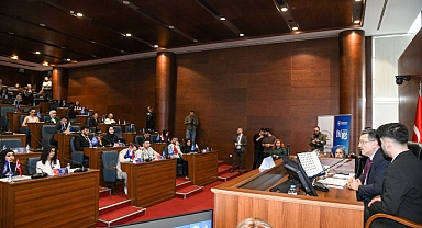 YENİ DÜZEN GENÇLERİMİZİN OMUZLARINDA YÜKSELECEK