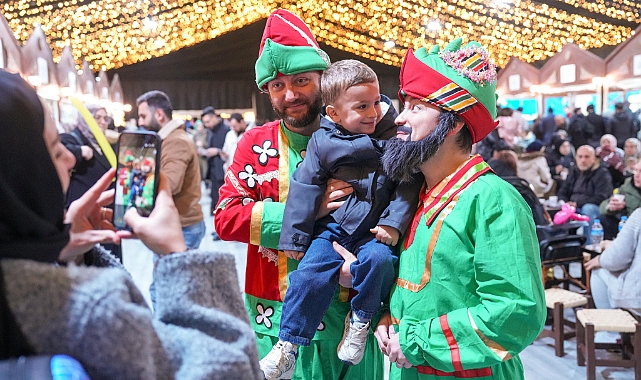 BÜYÜKŞEHİR'İN RAMAZAN ETKİNLİKLERİ KÜÇÜKLERİ DE BÜYÜKLERİ DE EĞLENDİRİYOR