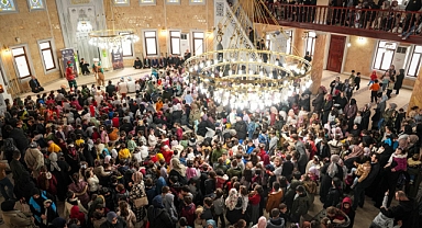 OF'TA ÇOCUKLAR TEKNE ORUCU ETKİNLİĞİNE AKIN ETTİ