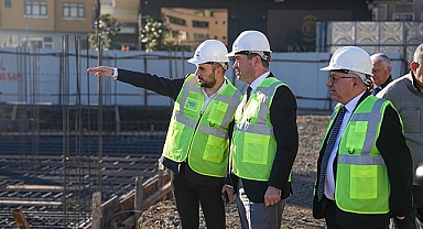 ZORLU ELEŞTİRİLERİ CEVAPLADI, ORTAHİSAR’DA YAPILAN ÇALIŞMALARI ANLATTI