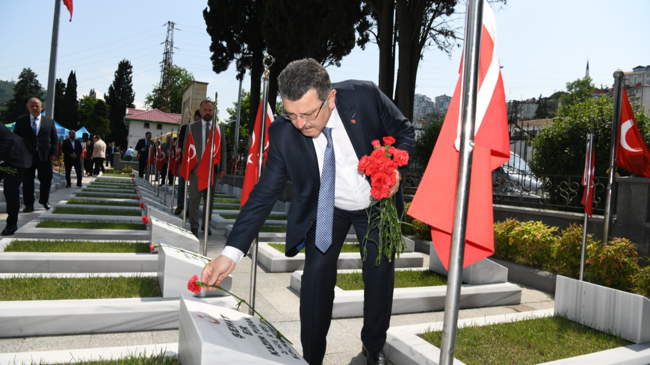 BAŞKAN GENÇ BAĞIMSIZLIK VE VATAN SEVGİSİNİN EN GÜÇLÜ NİŞANES