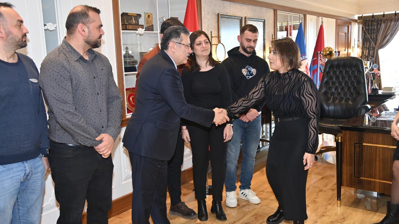 BAŞKAN GENÇ, BÜYÜKŞEHİR PERSONELİ İLE BAYRAMLAŞTI