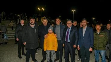 BAŞKAN GENÇ’TEN KADİR GECESİ’NDE KANDİL SİMİDİ İKRAMI