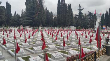 BÜYÜKŞEHİR MEZARLIKLARI BAYRAMA HAZIRLADI