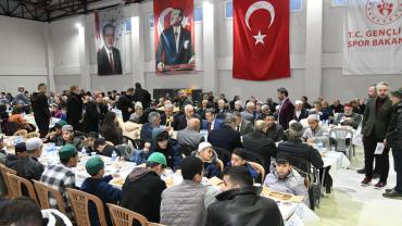 BÜYÜKŞEHİR RAMAZAN'DA  YÜZ BİNLERİ AĞIRLADI