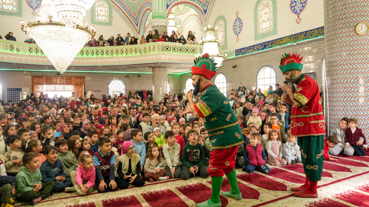 BÜYÜKŞEHİR RAMAZAN'DA  YÜZ BİNLERİ AĞIRLADI
