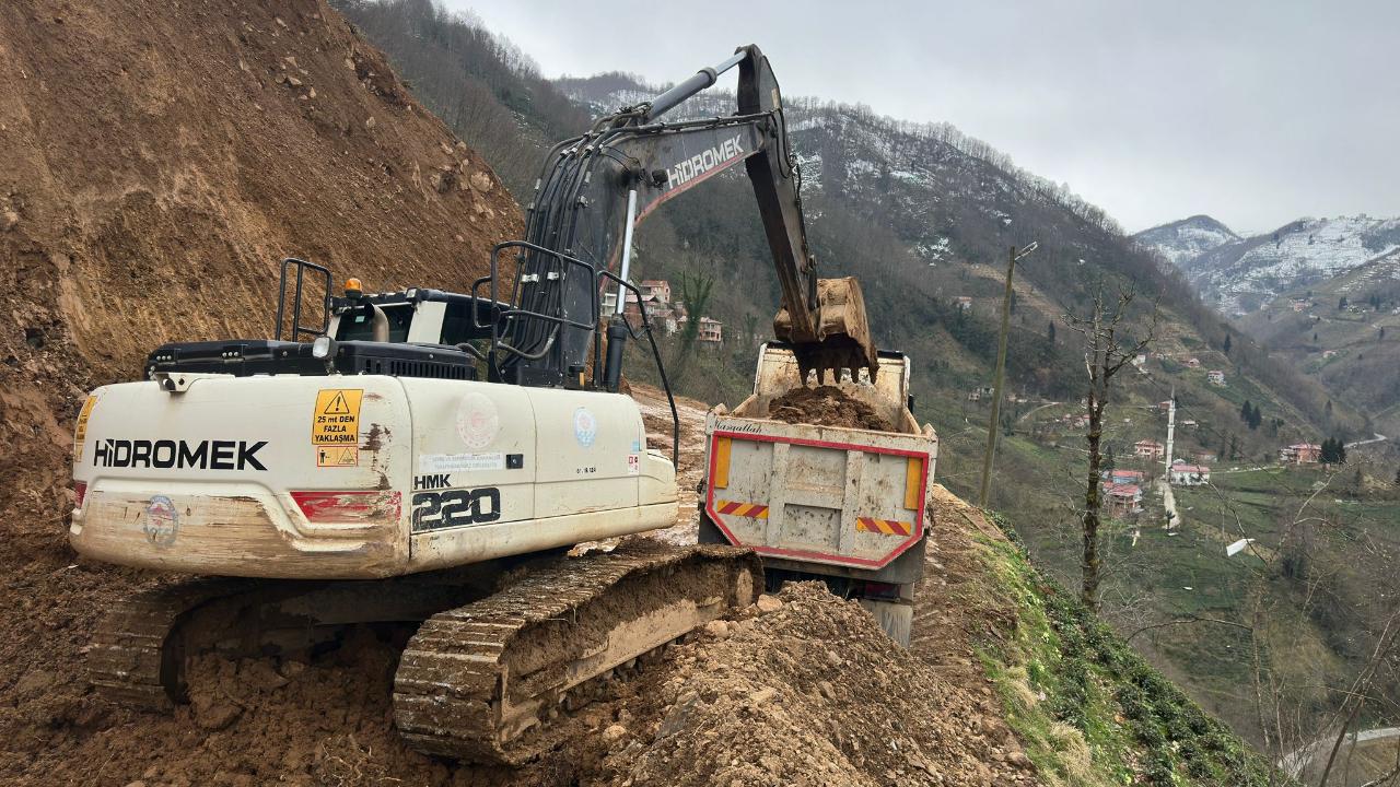 BÜYÜKŞEHİR YOLLARDA VE ALTYAPIDA DÖNÜŞÜM GERÇEKLEŞTİRİYOR