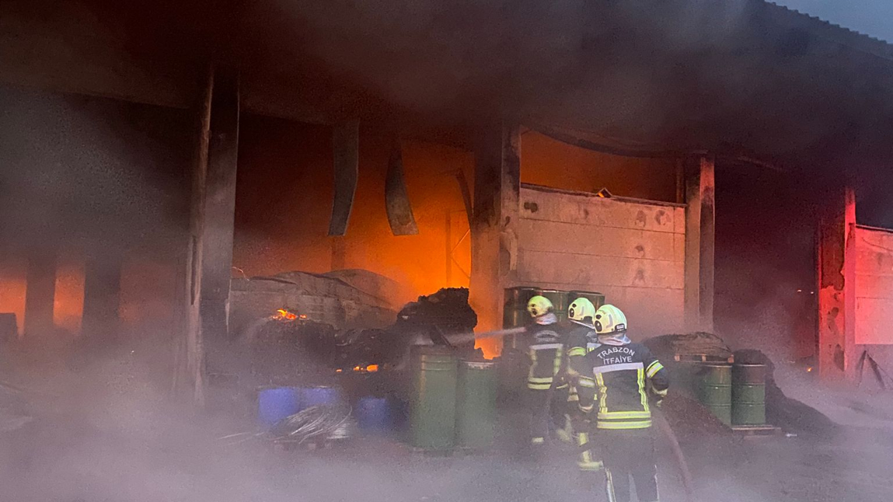 BÜYÜKŞEHİR’DEN ARSİN OSB’DEKİ YANGINA HIZLI MÜDAHALE