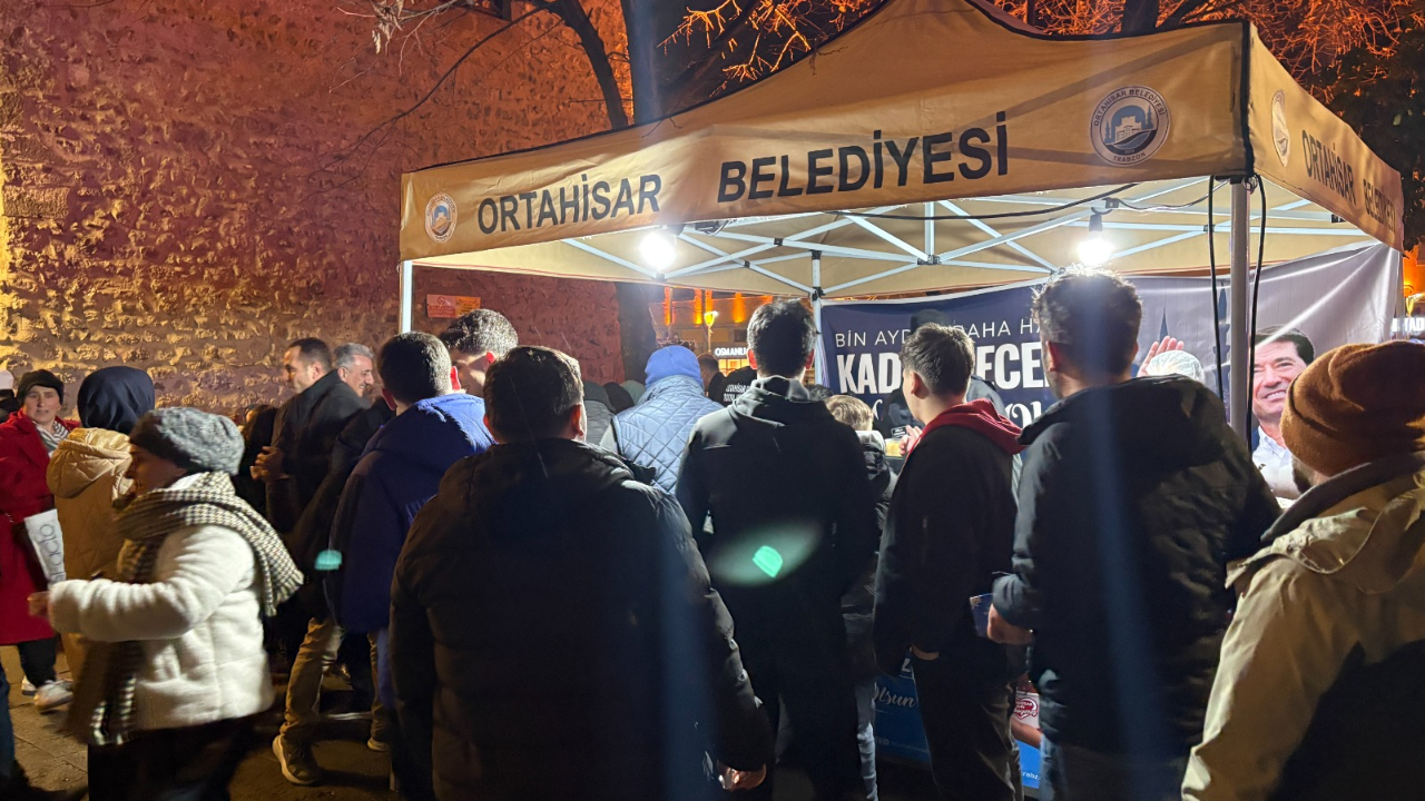 ORTAHİSAR BELEDİYESİNDEN KADİR GECESİ İKRAMLARI