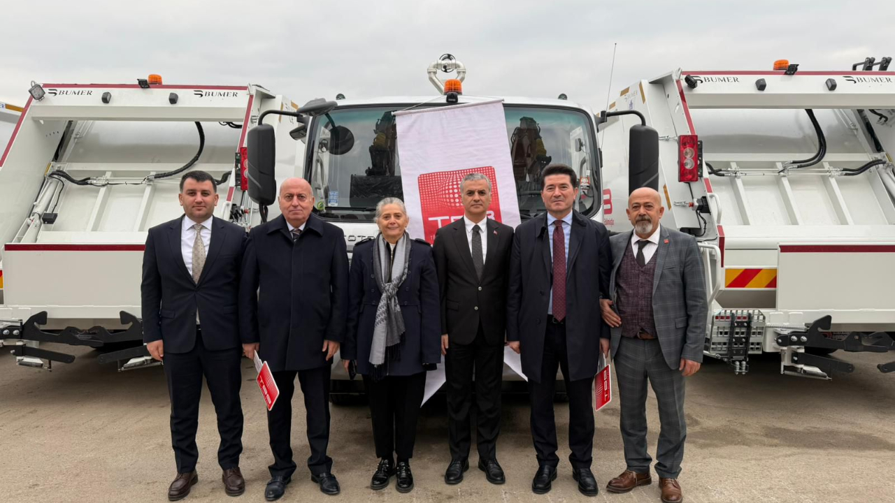 TBB, ORTAHİSAR BELEDİYESİ’NE İŞ MAKİNASI HİBE ETTİ