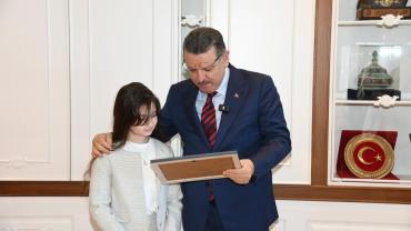 TRABZON'UN GURURU LİNA'DAN BAŞKAN GENÇ'E ZİYARET