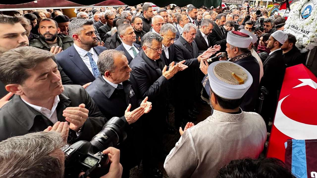 Atay Aktuğ son yolculuğuna uğurlandı