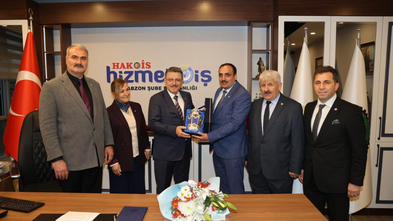 BAŞKAN GENÇ’TEN HİZMET-İŞ'E ZİYARET