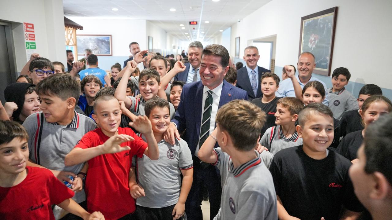 BAŞKAN KAYA, 23 NİSAN MESAJI YAYIMLADI