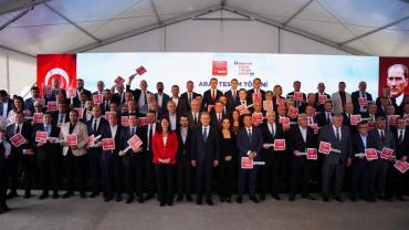 BAŞKAN KAYA, TBB’NİN HİBE ETTİĞİ İŞ MAKİNESİNİ TESLİM ALDI