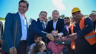 CAMİLER TOPLUMSAL BİRLİKTELİĞİN MERKEZİDİR