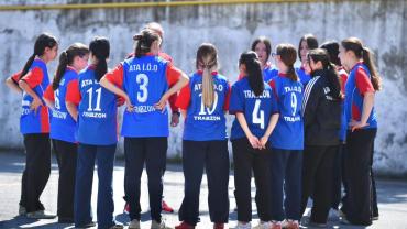 FUTSAL ŞAMPİYONU ATA ORTAOKULU’NA MALZEME DESTEĞİ SAĞLADI