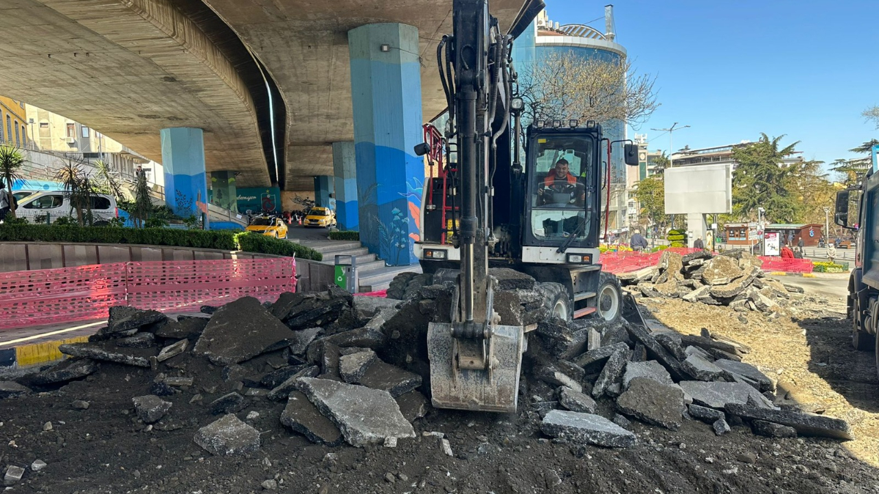 MEYDAN'DAKİ VİYADÜK ALTI DİNLENME ALANI OLACAK