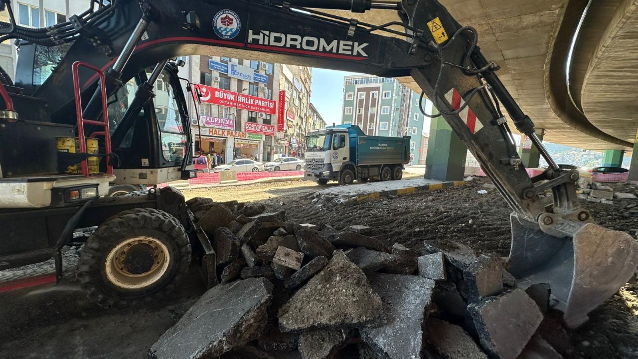 MEYDAN'DAKİ VİYADÜK ALTI DİNLENME ALANI OLACAK