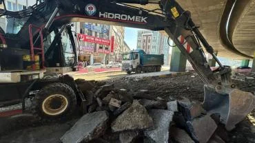 MEYDAN'DAKİ VİYADÜK ALTI DİNLENME ALANI OLACAK