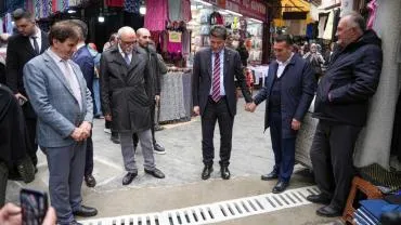 ORTAHİSAR BELEDİYESİ’NDEN ESNAFLARIN TALEBİNE ANINDA ÇÖZÜM