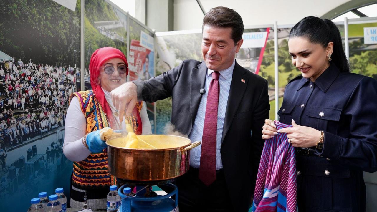 TRABZON GÜNLERİ’NDE BAŞKAN KAYA’YA YOĞUN İLGİ
