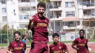 TRABZONSPOR GENÇLERİ ŞAMPİYONLUĞA KOŞUYOR