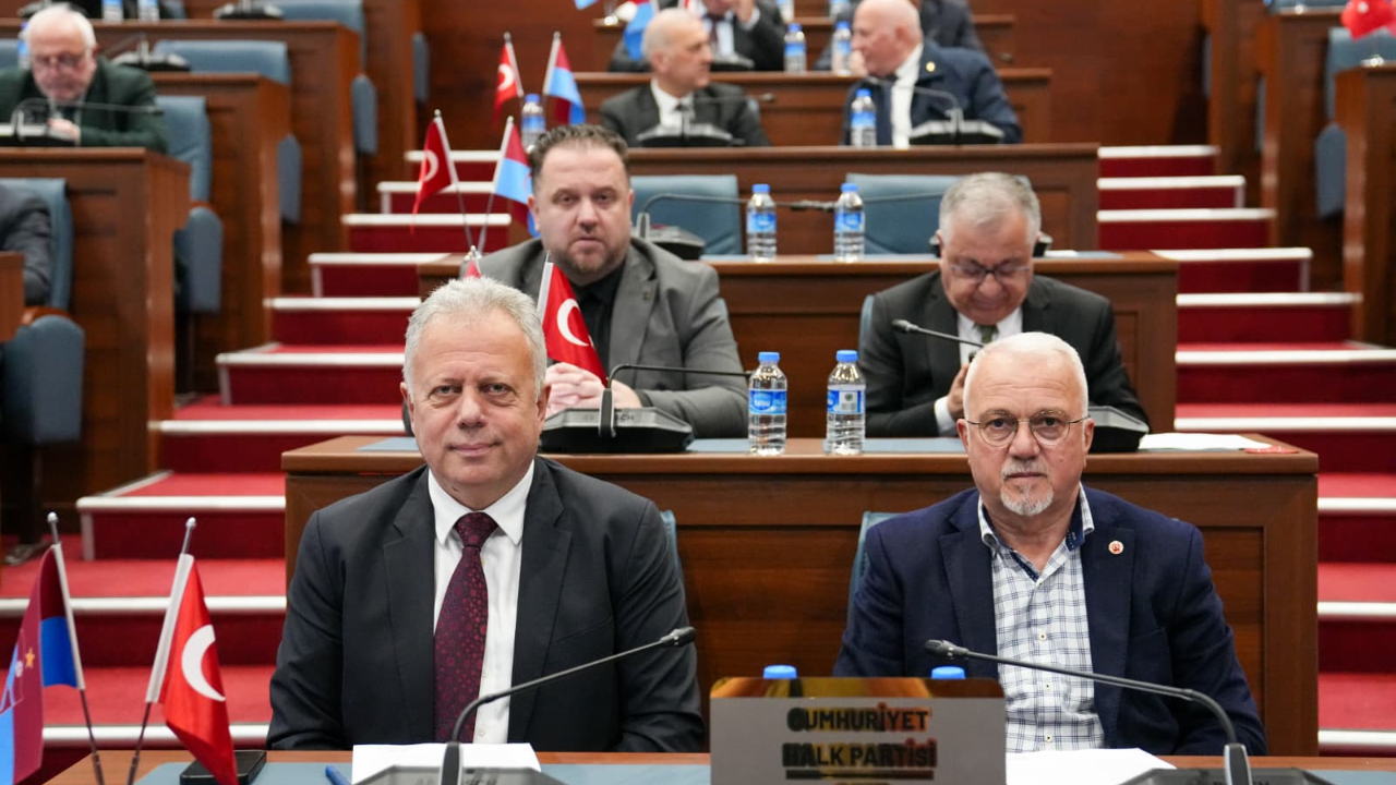 ZORLU: “BÜYÜKŞEHİR YÖNETİMİ, ALINAN BORÇLANMA YETKİLERİYLE İLGİLİ MECLİSE NET BİLGİ VERMELİ”