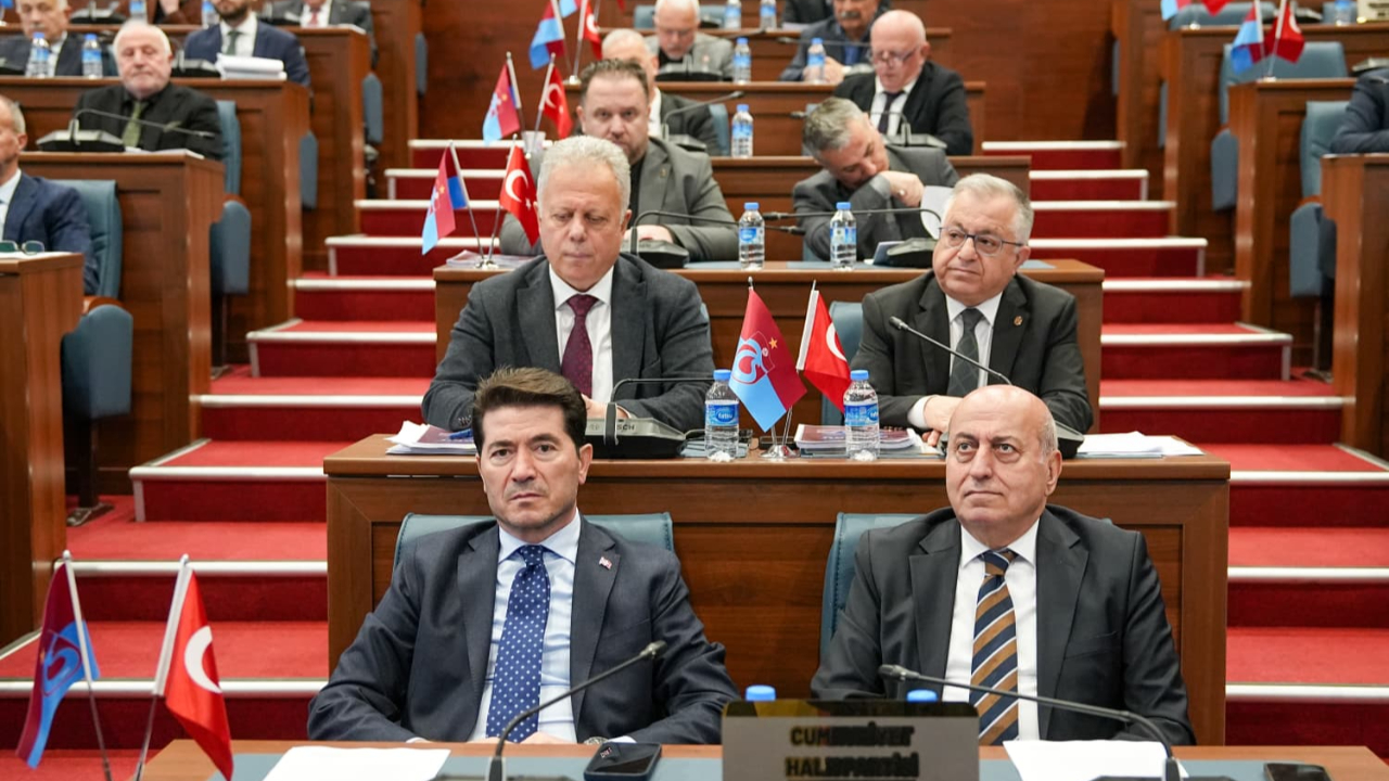 ZORLU VE AKAÇ, BÜYÜKŞEHİR BELEDİYESİ’NİN 2025 YILI FAALİYET RAPORU’NU DEĞERLENDİRDİ