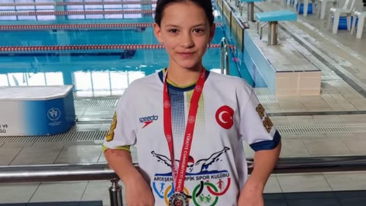 Ardeşenli Sporcu Nuriye Erva Kesimal’a Uluslararası Davet