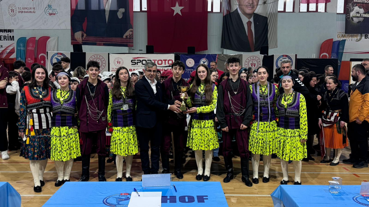 BÜYÜKŞEHİR’İN HALK OYUNLARI EKİBİ BÖLGE ŞAMPİYONU OLDU