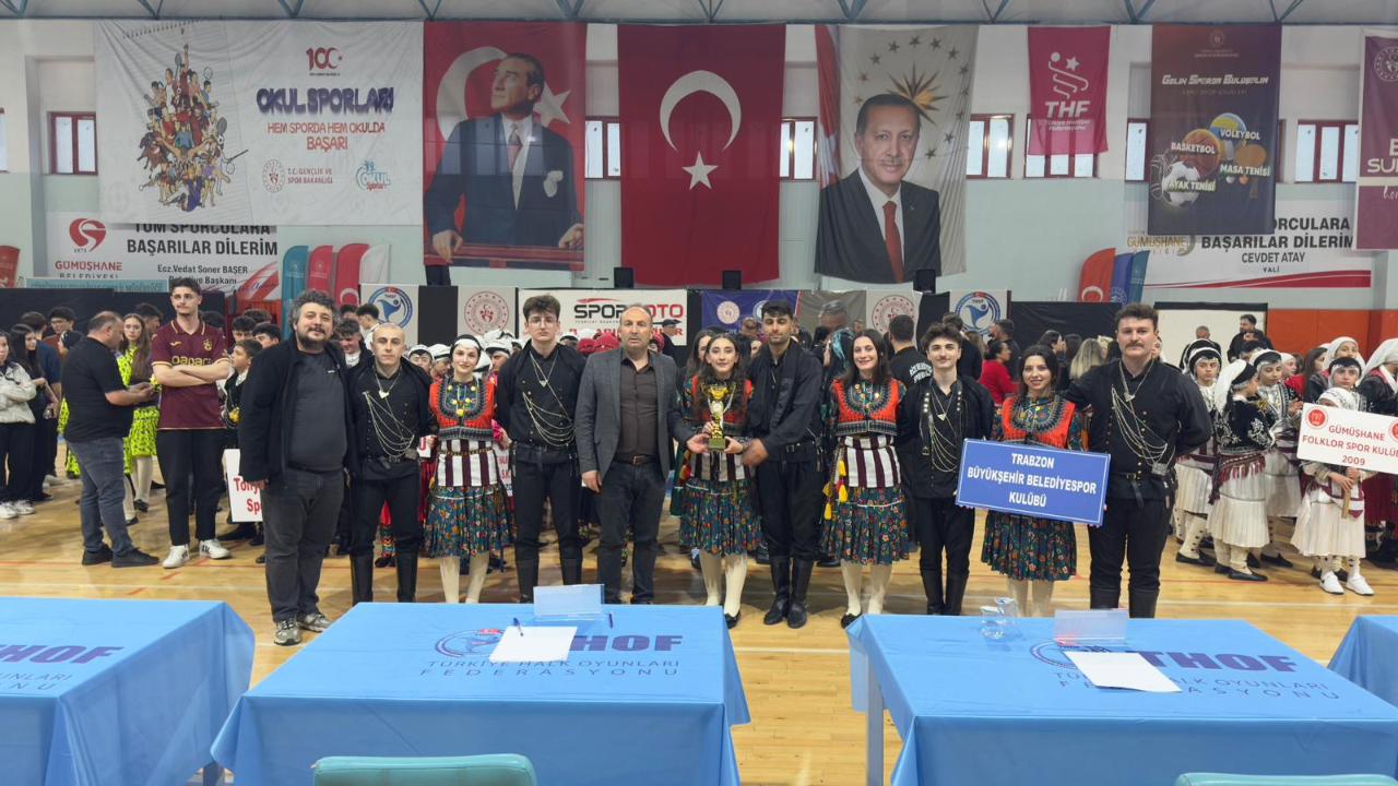 BÜYÜKŞEHİR’İN HALK OYUNLARI EKİBİ BÖLGE ŞAMPİYONU OLDU