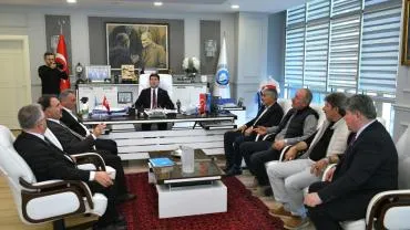 ORTAHİSAR’DAKİ MUHTARLAR, BAŞKAN KAYA’YI ZİYARET ETTİ